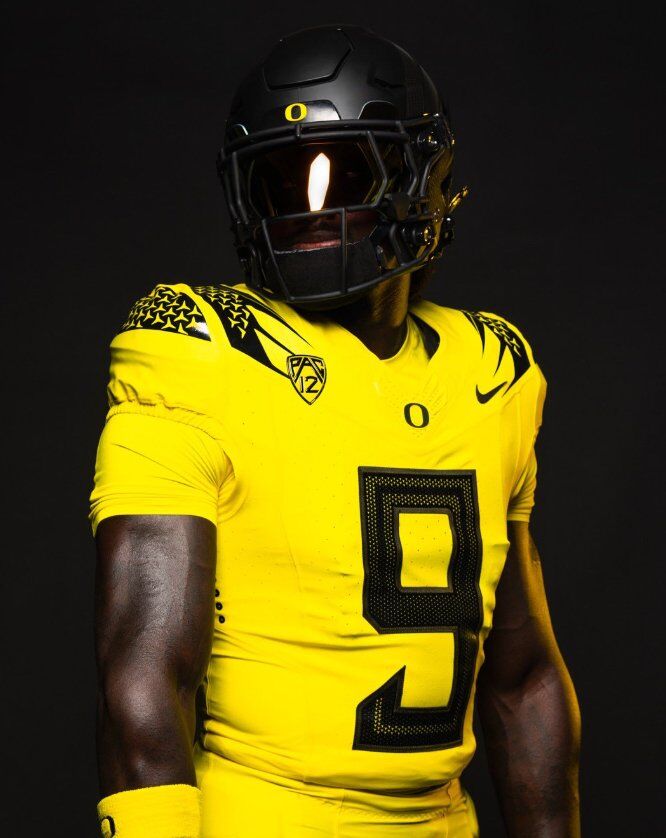 Oregon Ducks Release Their Bright New Uniform 1st Game Combo Ahead of ...