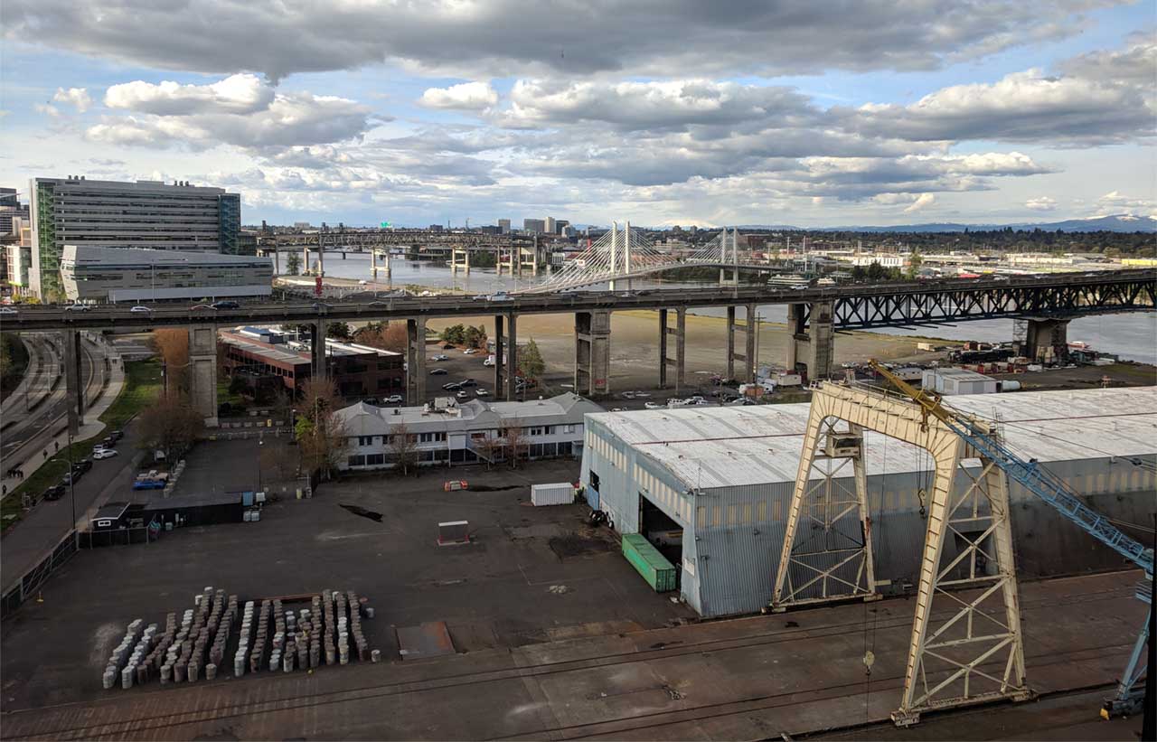 Ross_Island_Bridge_Tilikum_Crossing_Brid